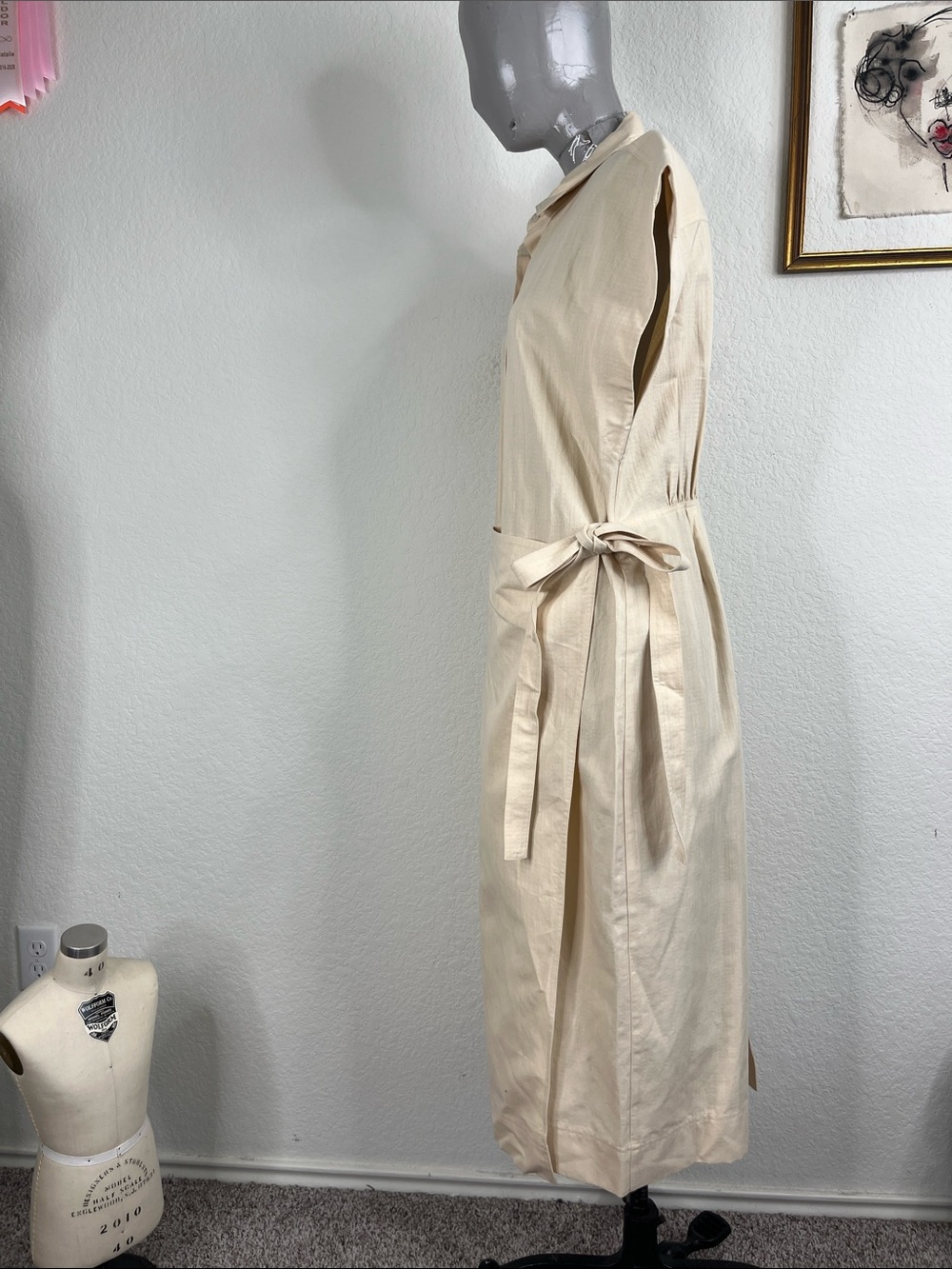 The Apiece Apart Catania Dress is an effortlessly elegant maxi dress featuring a - Picture 7 of 12